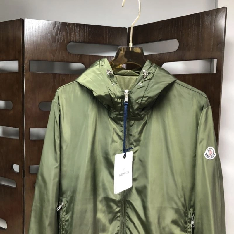Minimalist Moncler Outwear 143522
