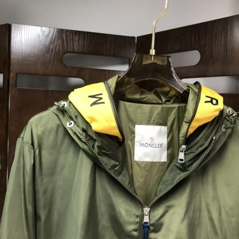 Minimalist Moncler Outwear 143522