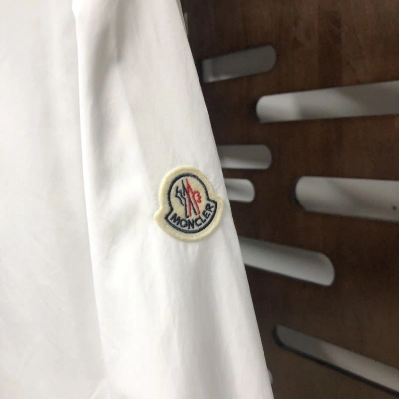 Moncler Outwear Resilient 143521