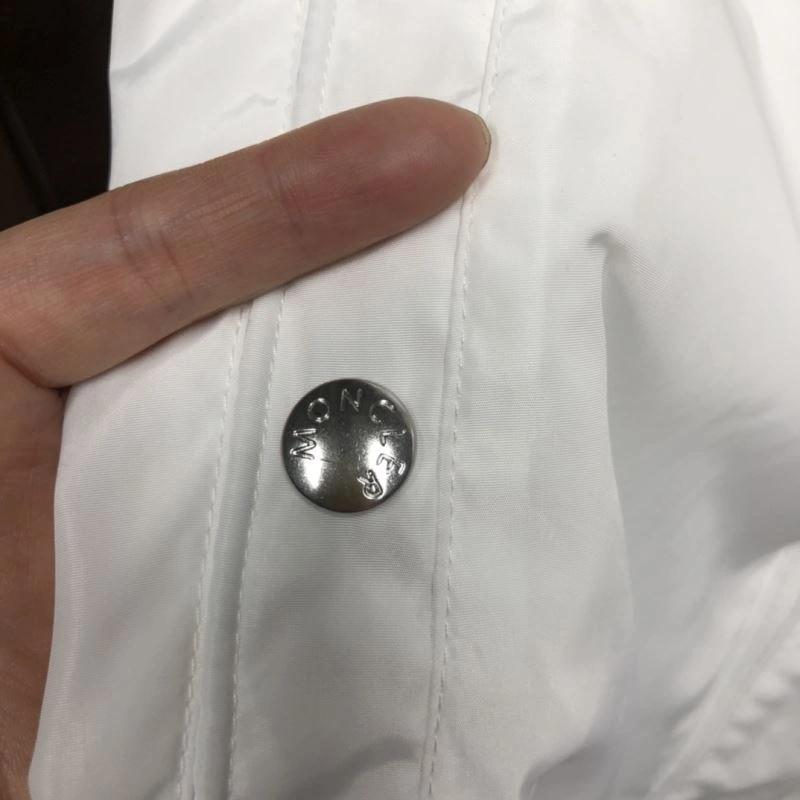Moncler Outwear Resilient 143521