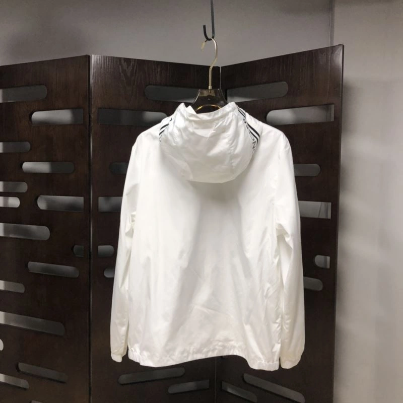 Moncler Outwear Resilient 143521