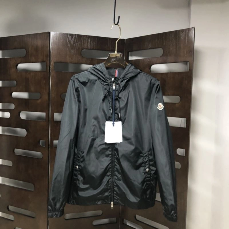 Moncler Outwear Supportive 143520