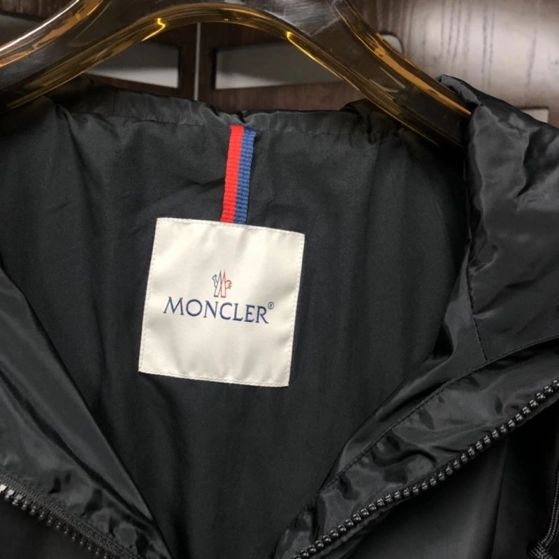 Moncler Outwear Supportive 143520