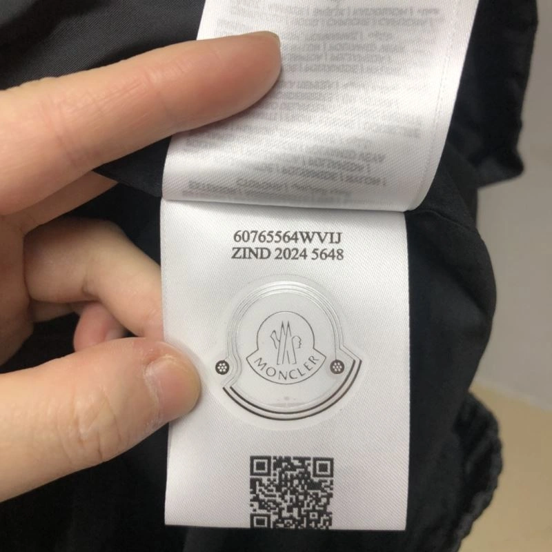 Moncler Outwear Supportive 143520