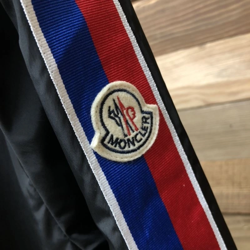 Moncler Outwear Original 143519