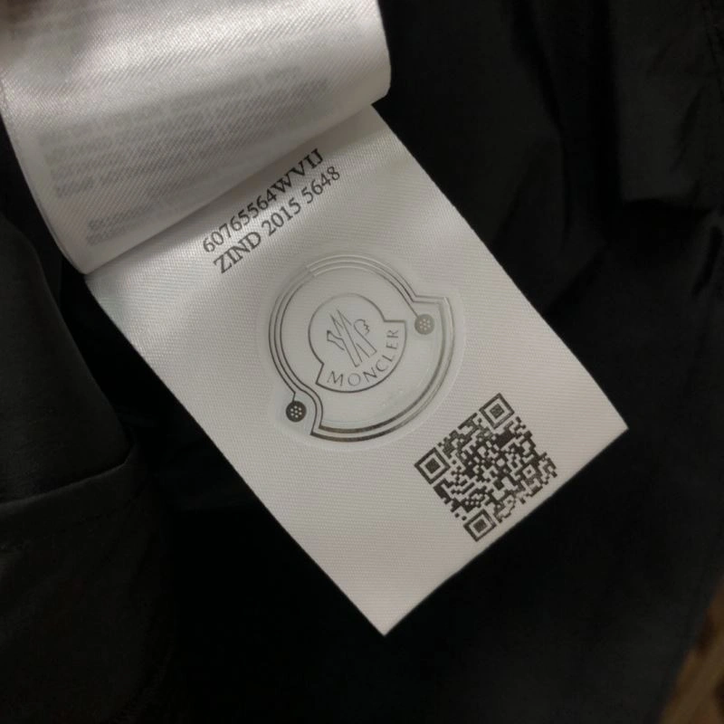 Moncler Outwear Original 143519