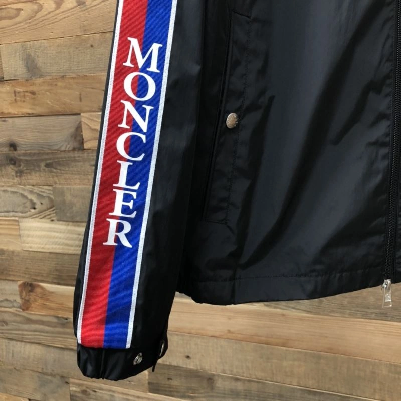 Moncler Outwear Original 143519