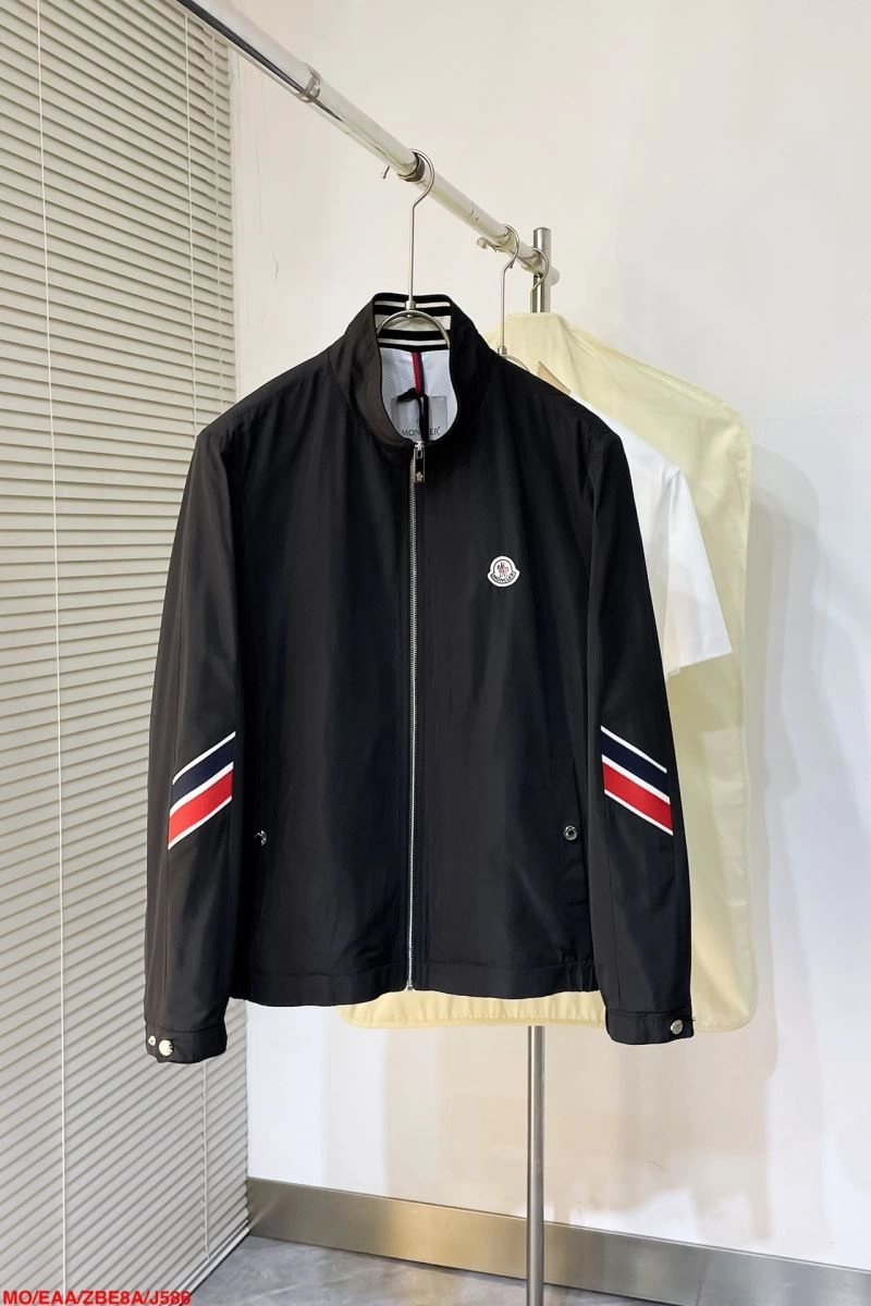 Moncler Outwear Minimalist 143510