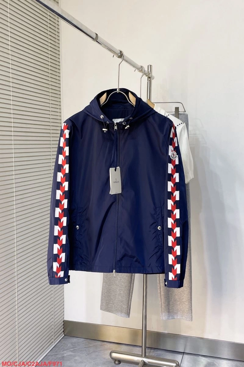 Modern Moncler Outwear 143514