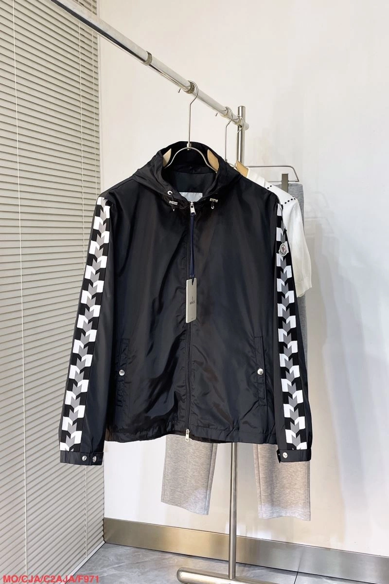 Modern Moncler Outwear 143514