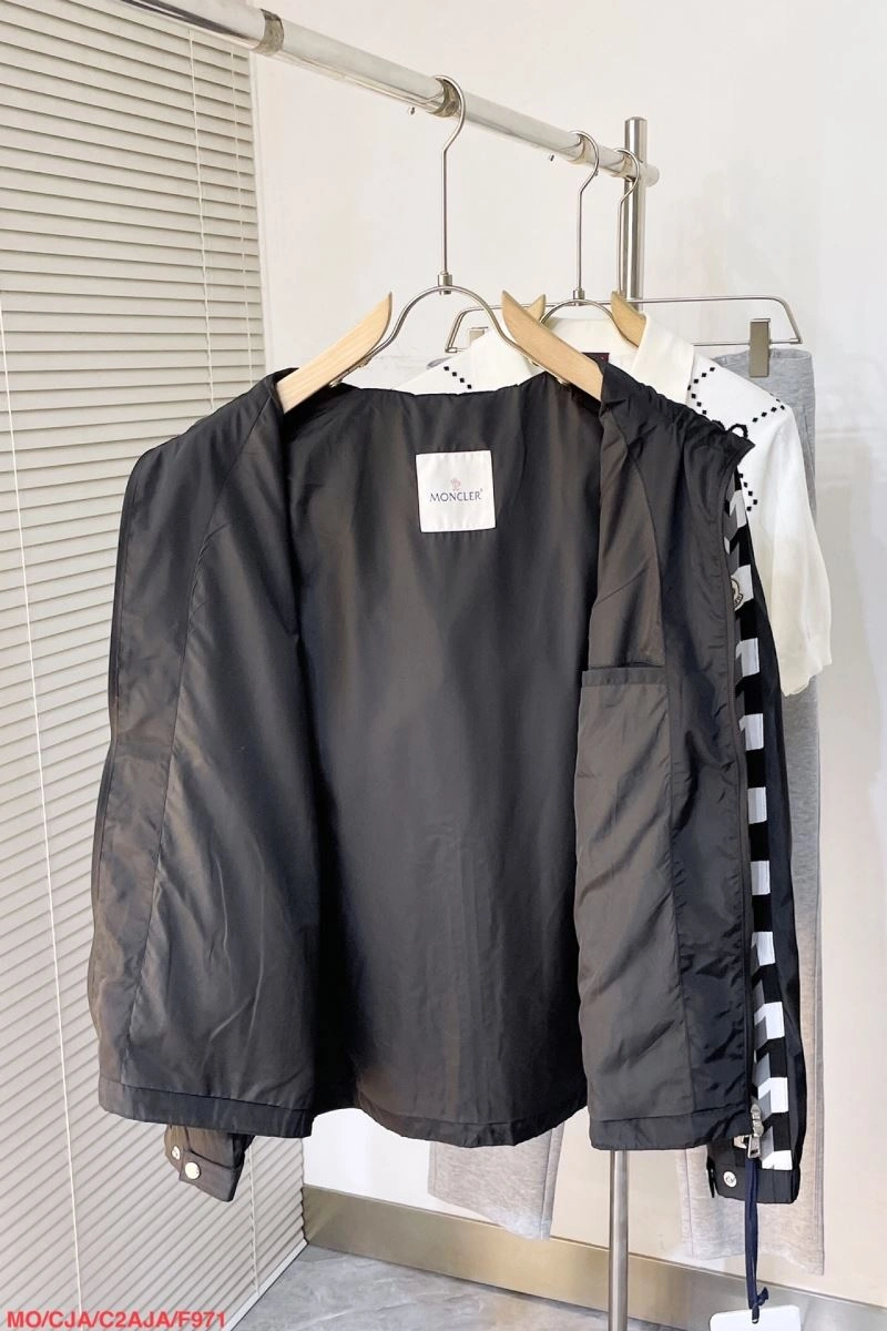 Modern Moncler Outwear 143514