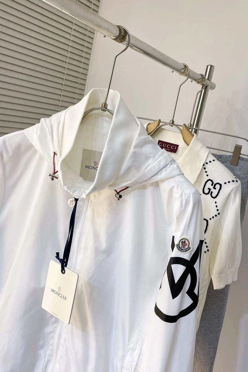 Moncler Outwear Classic 143518