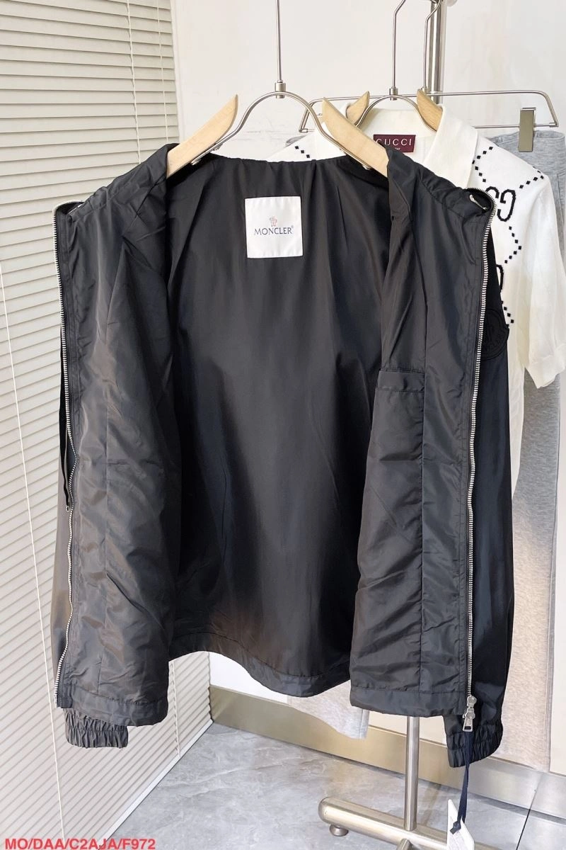 Popular Moncler Outwear 143512