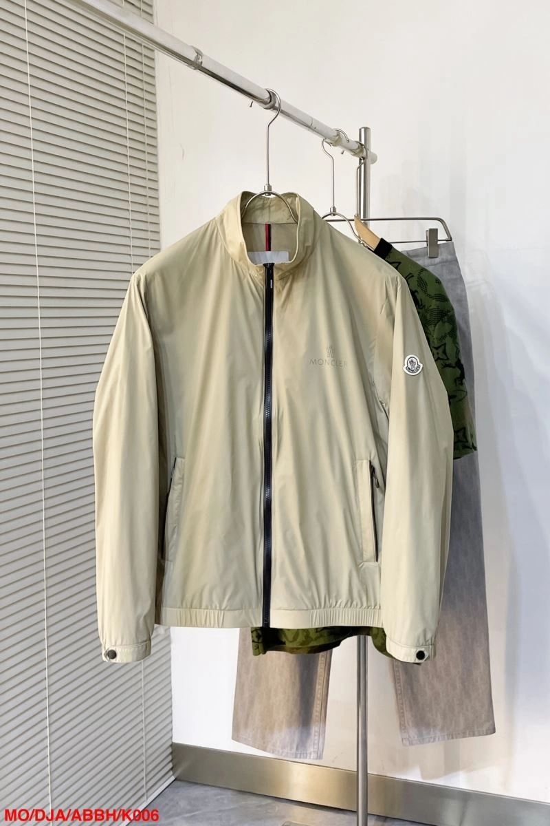 Moncler Outwear OnTrend 143508