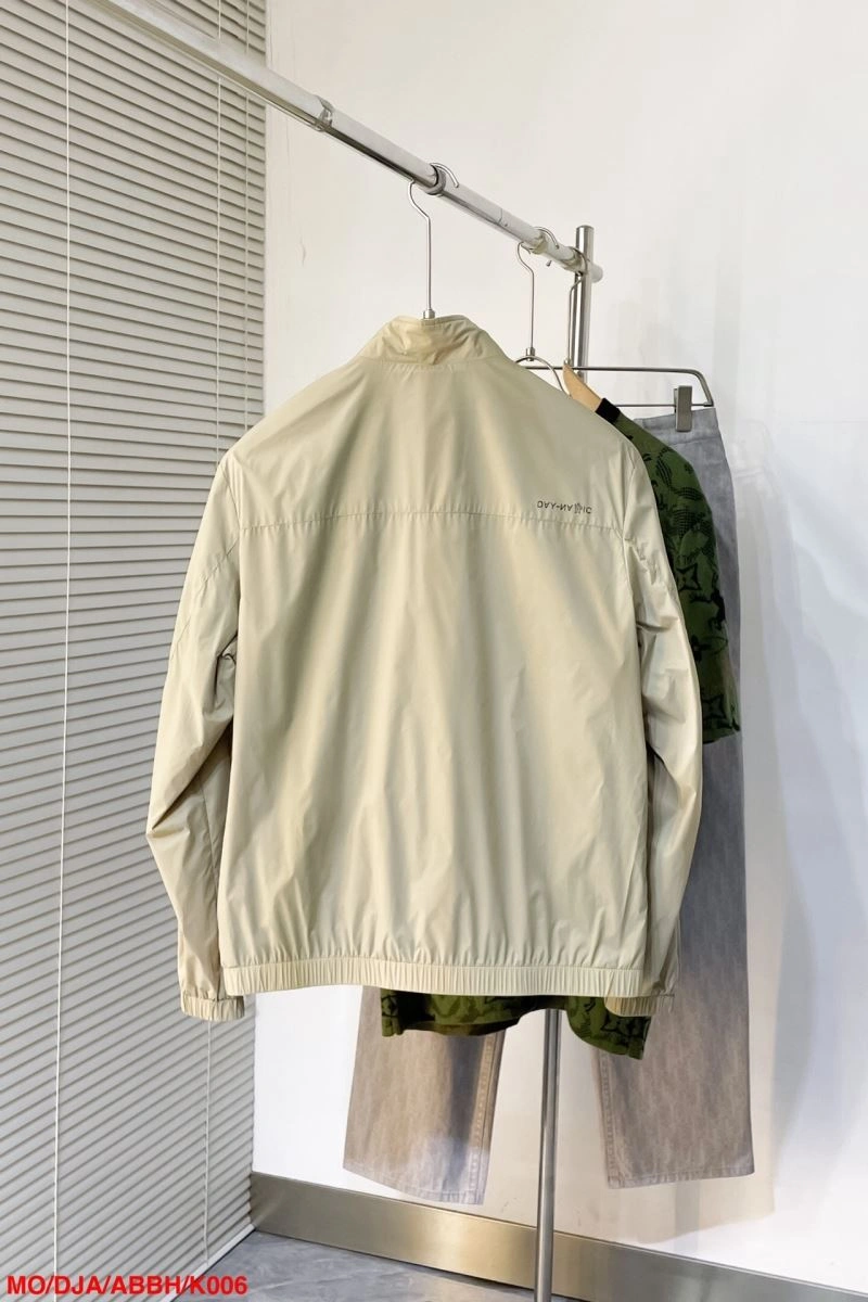 Moncler Outwear OnTrend 143508