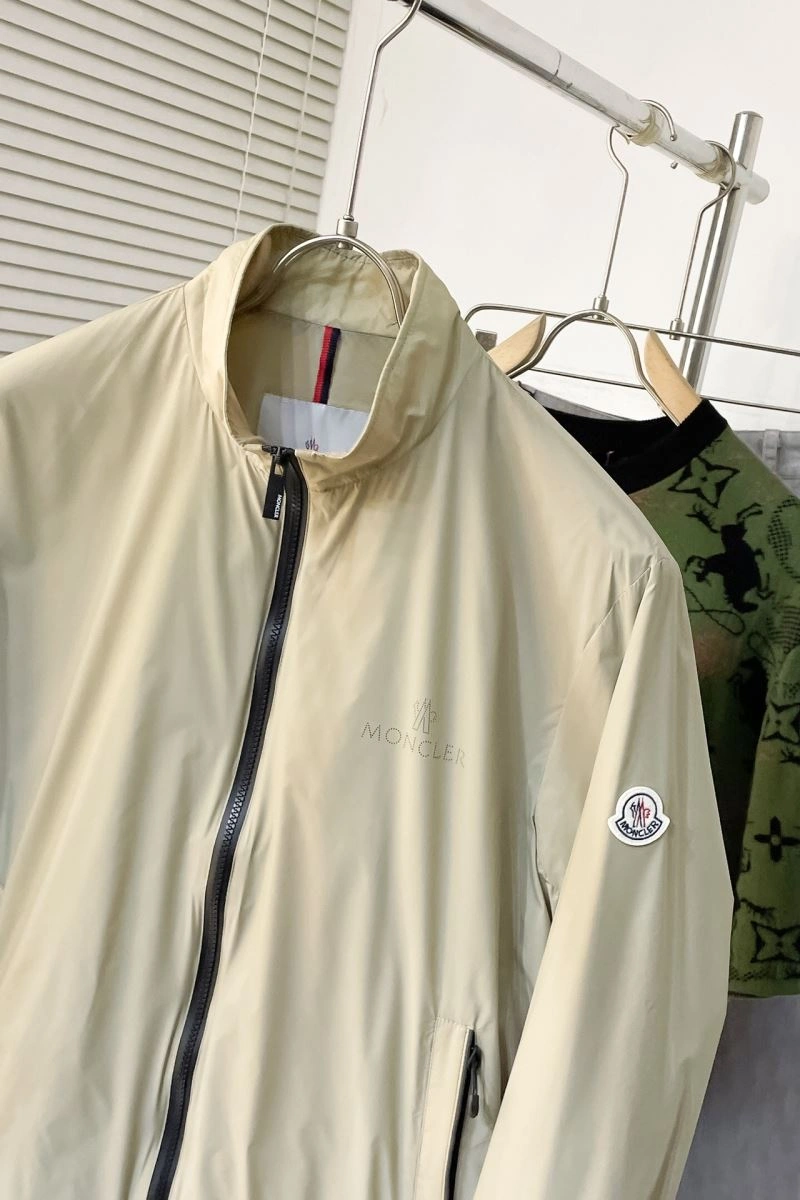 Moncler Outwear OnTrend 143508