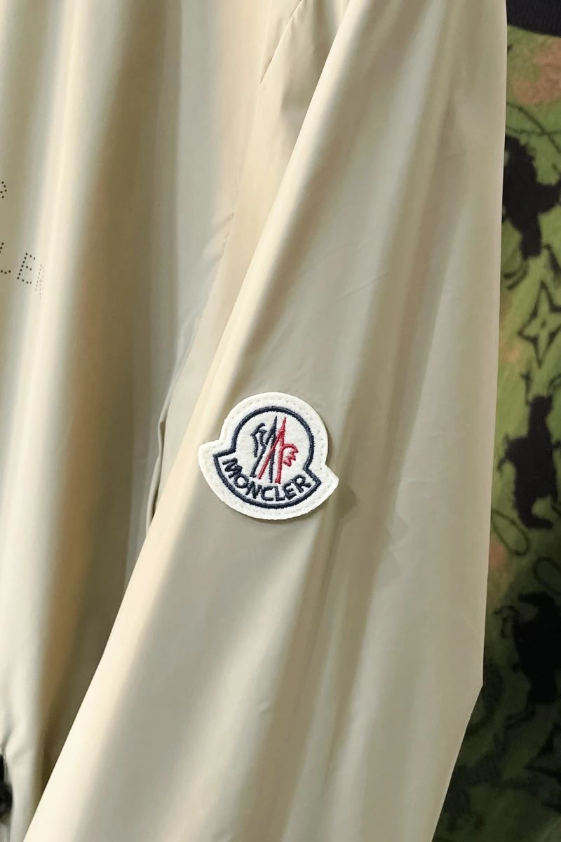 Moncler Outwear OnTrend 143508