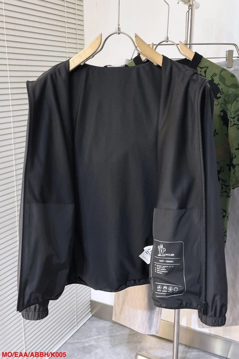 Moncler Outwear Effortless 143507