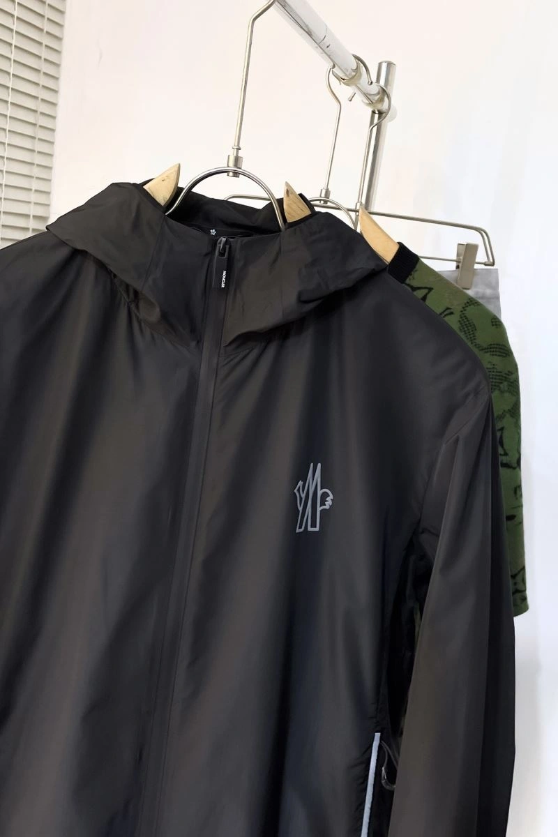 Moncler Outwear Effortless 143507