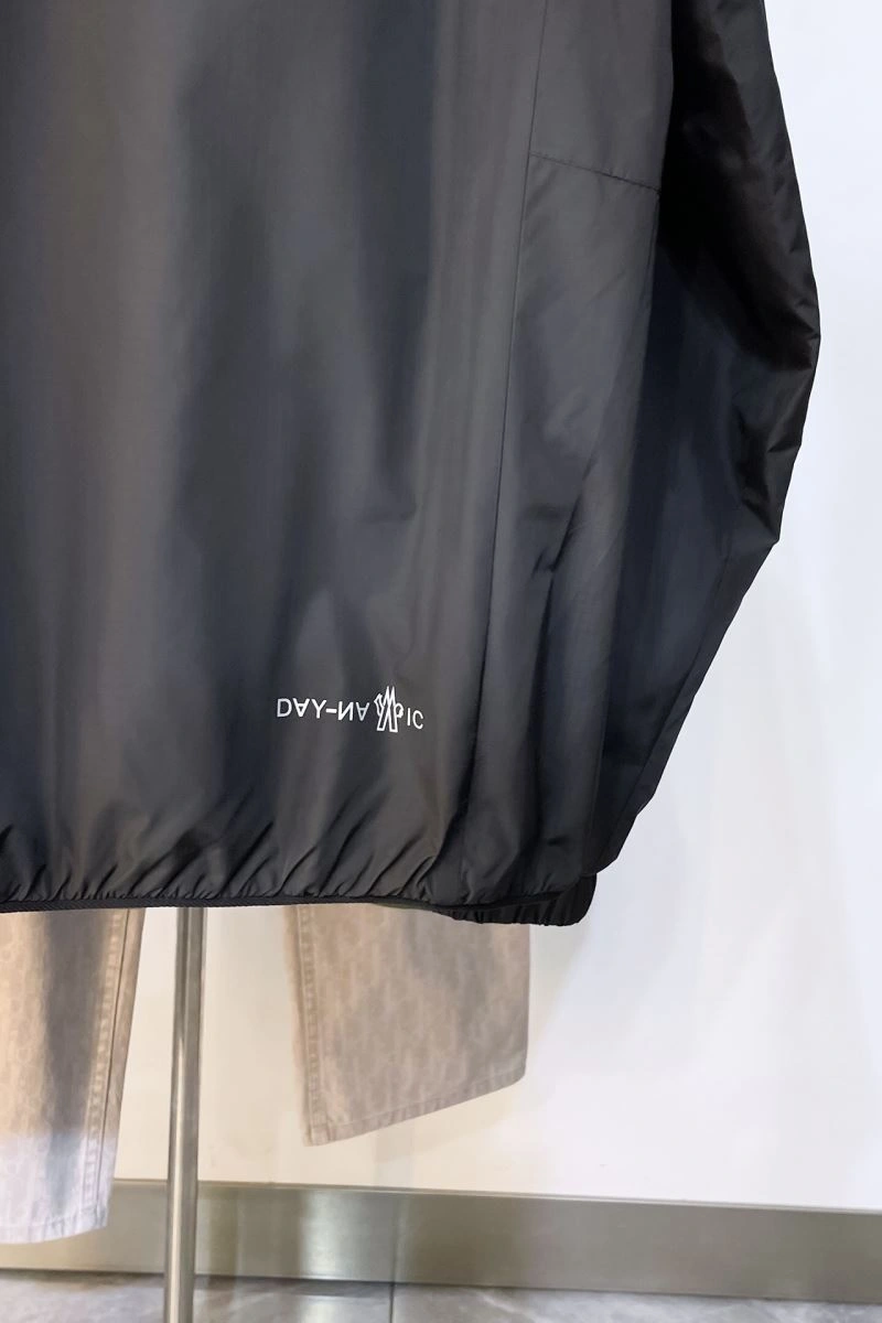 Moncler Outwear Effortless 143507