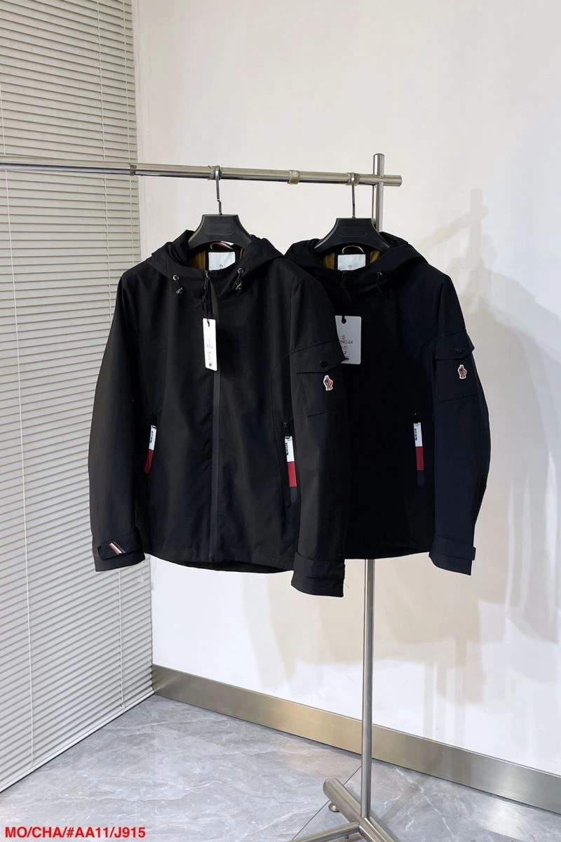 Moncler Outwear Resilient 143496