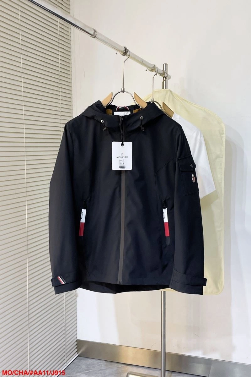 Moncler Outwear Resilient 143496