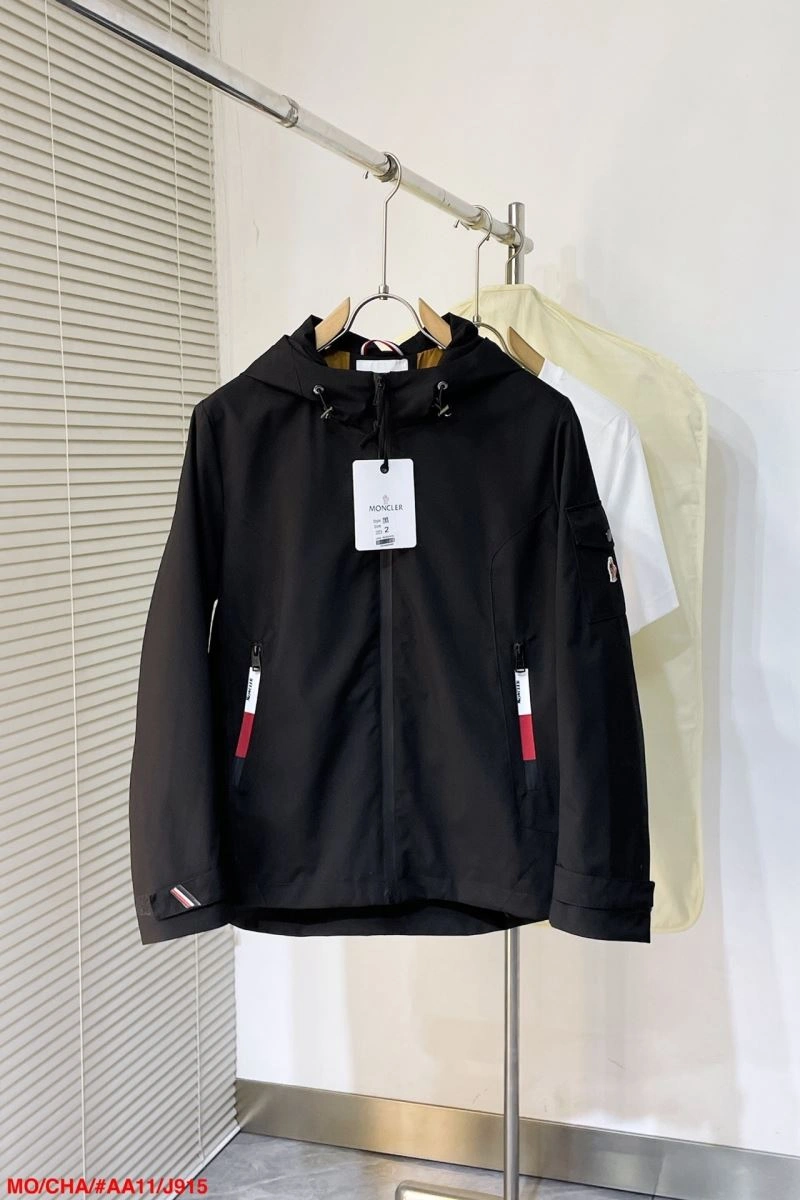 Moncler Outwear Resilient 143496