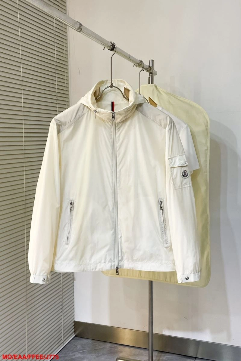 Moncler Outwear Durable 143497