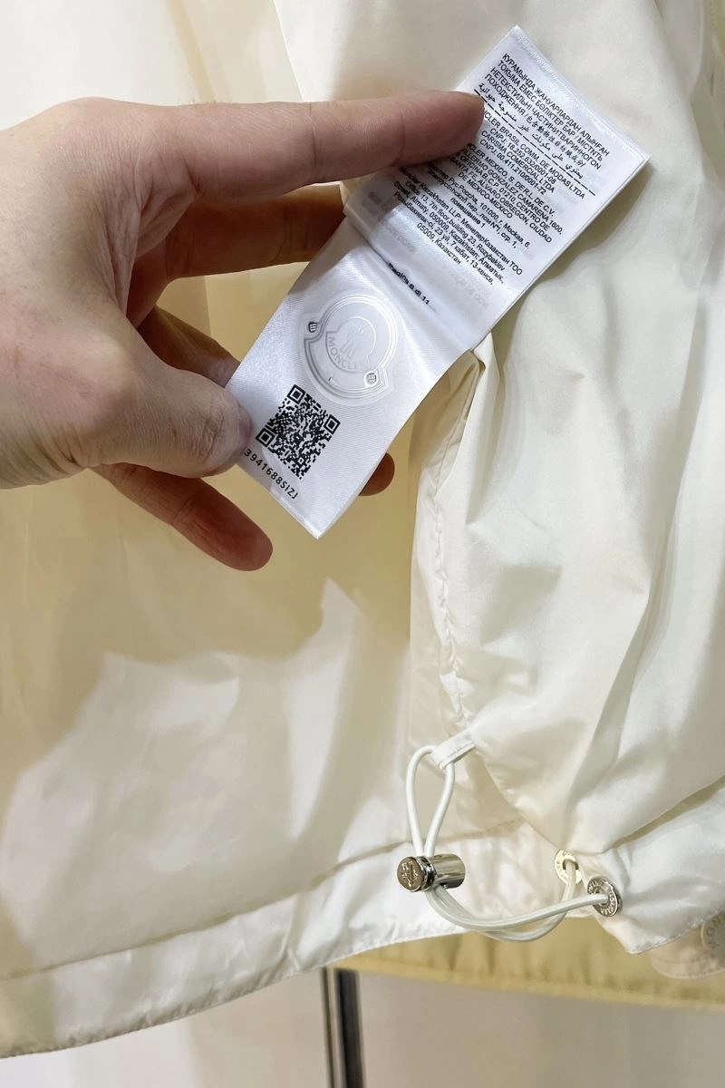 Moncler Outwear Durable 143497