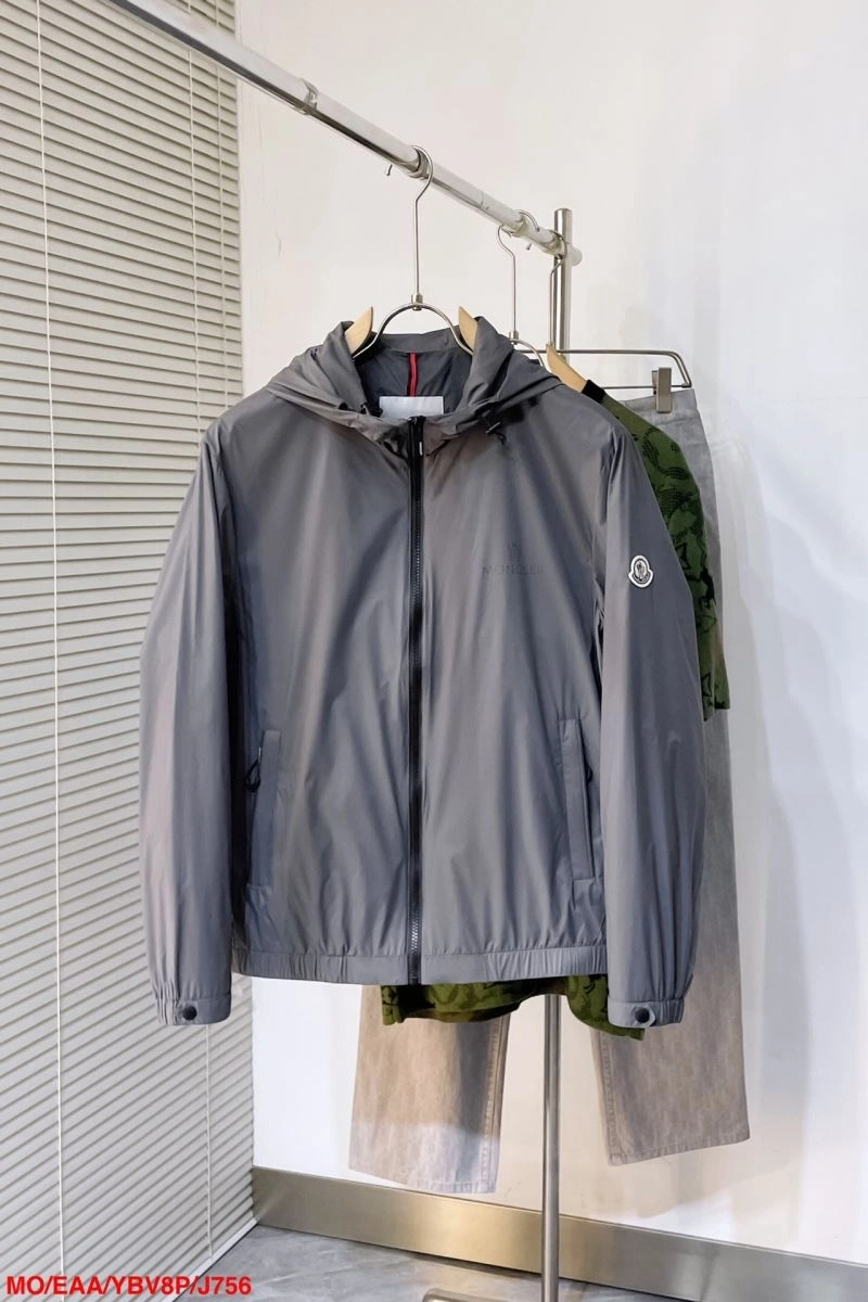 Supportive Moncler Outwear 143511