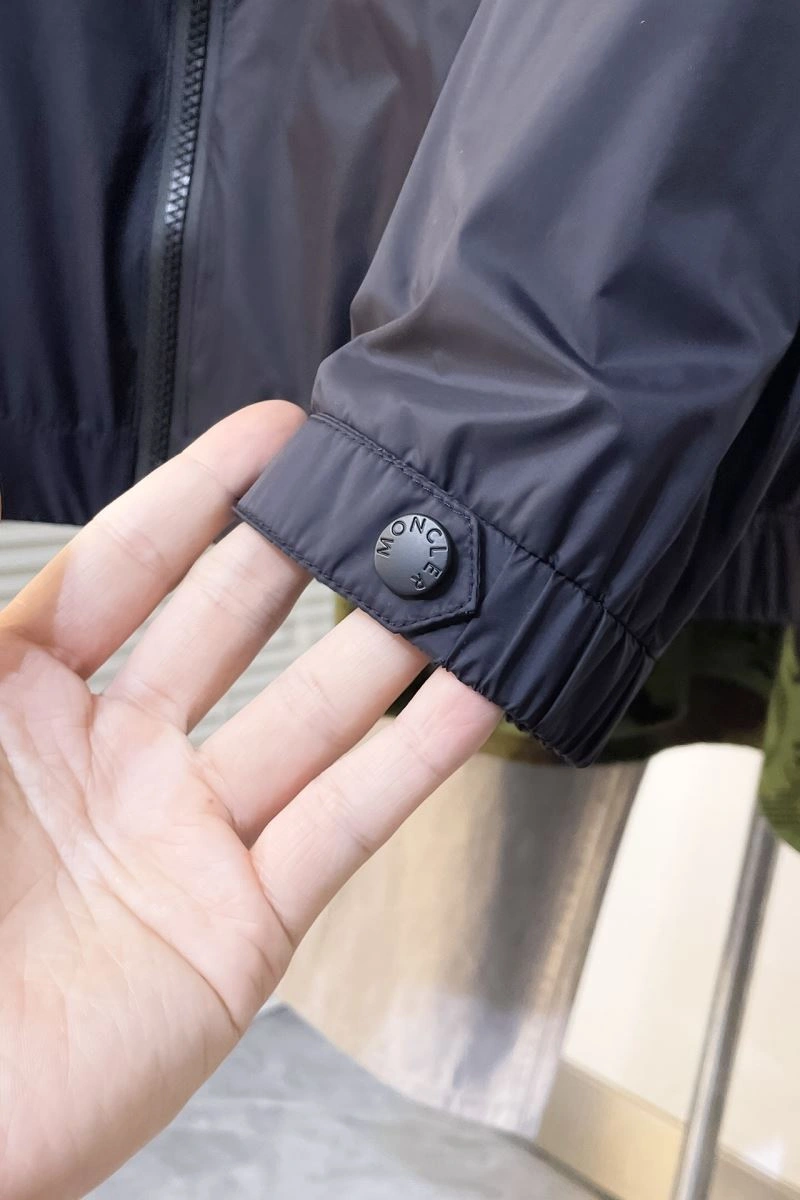 Supportive Moncler Outwear 143511