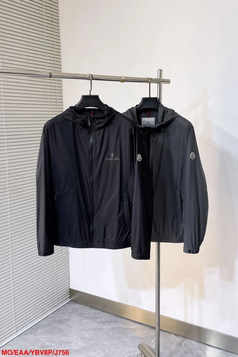 Supportive Moncler Outwear 143511