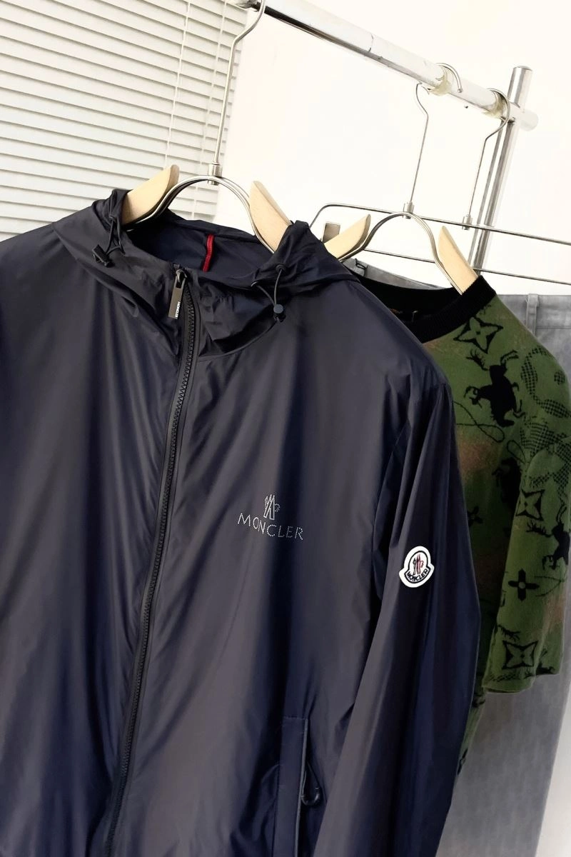 Supportive Moncler Outwear 143511