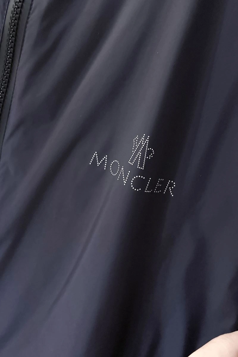 Supportive Moncler Outwear 143511