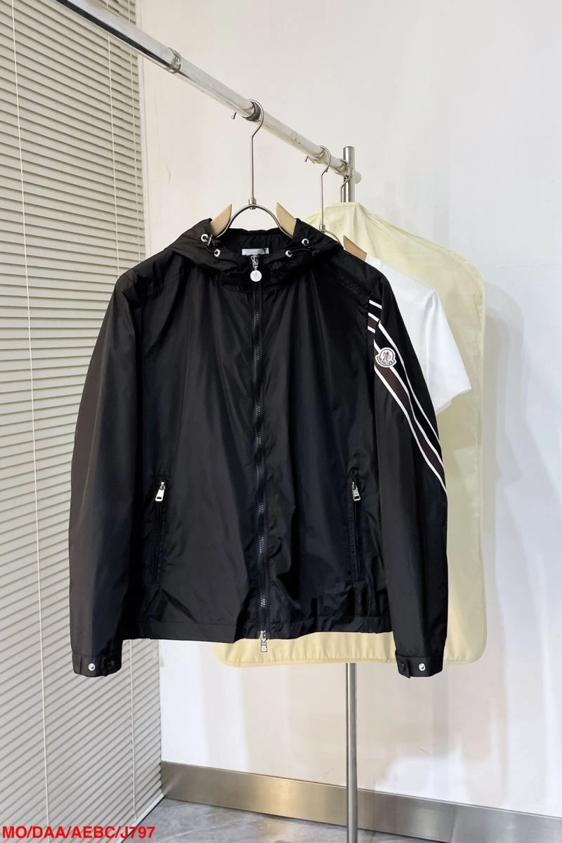 Moncler Outwear StreetReady 143502