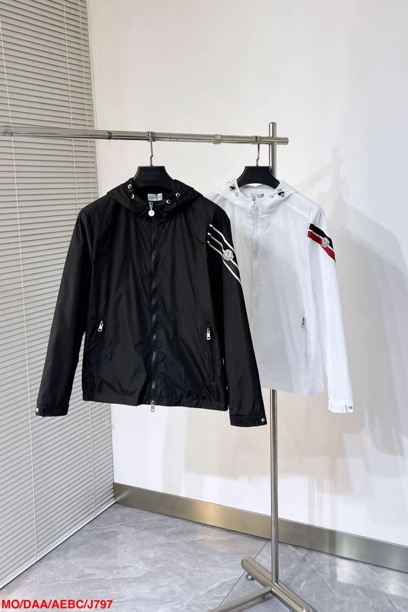Moncler Outwear StreetReady 143502