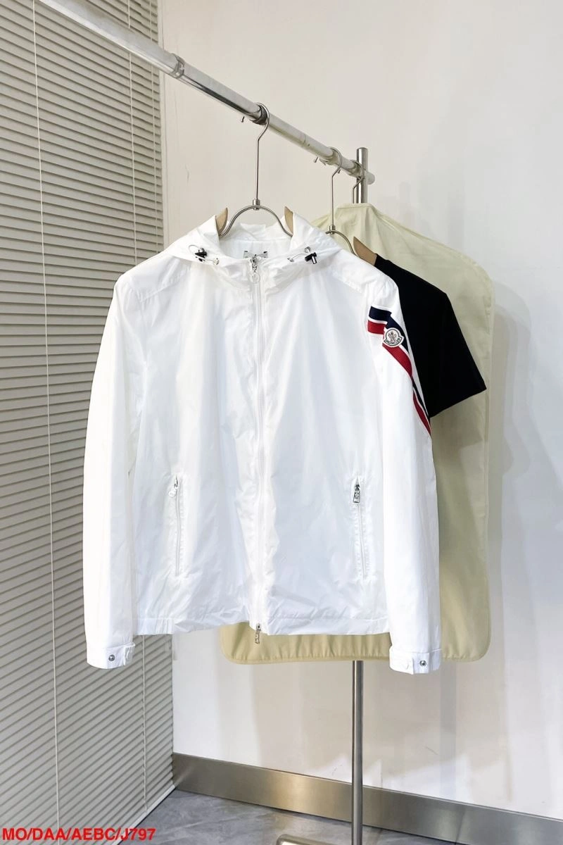 Moncler Outwear StreetReady 143502