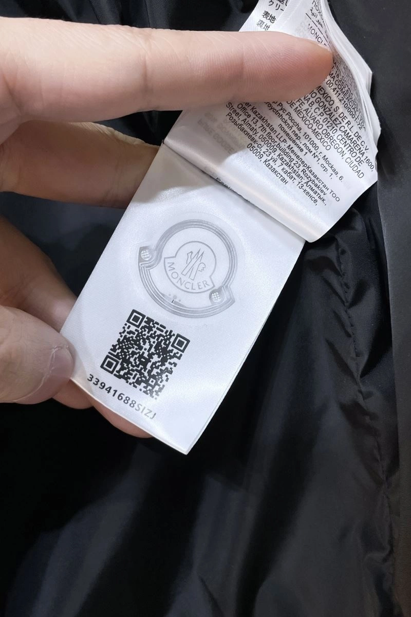 Moncler Outwear SmartChoice 143501