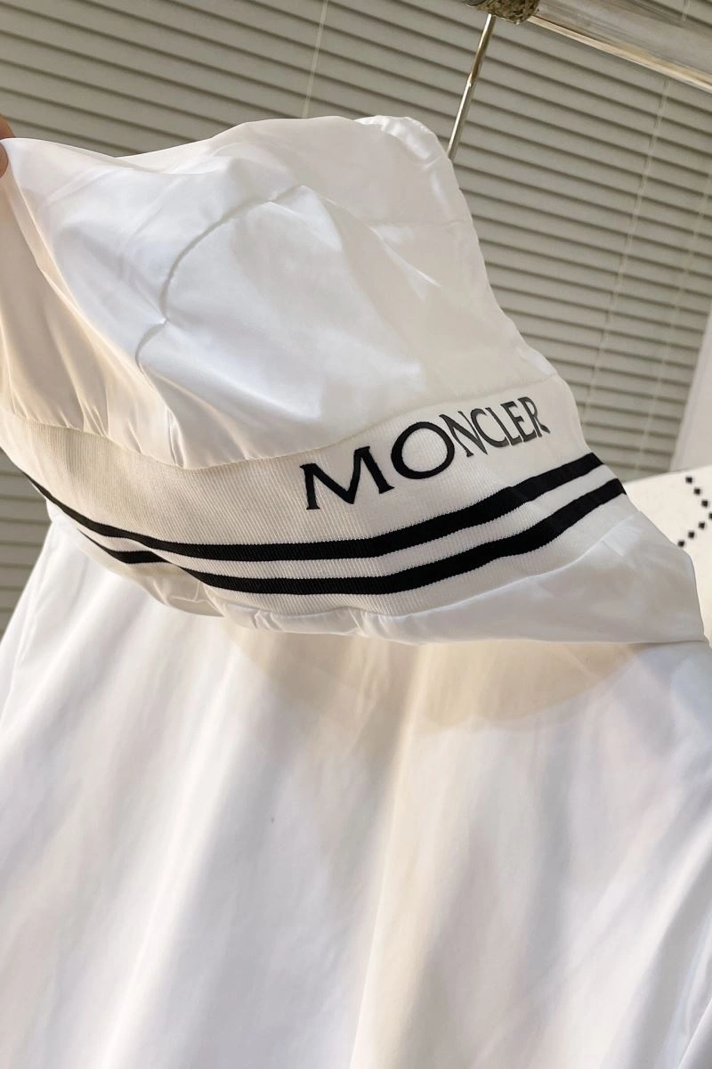 Moncler Outwear EasyMatch 143490