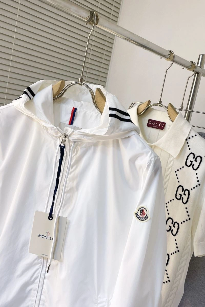 Moncler Outwear EasyMatch 143490