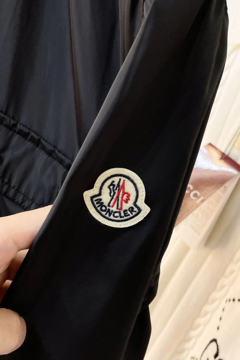 Bright Moncler Outwear 143485