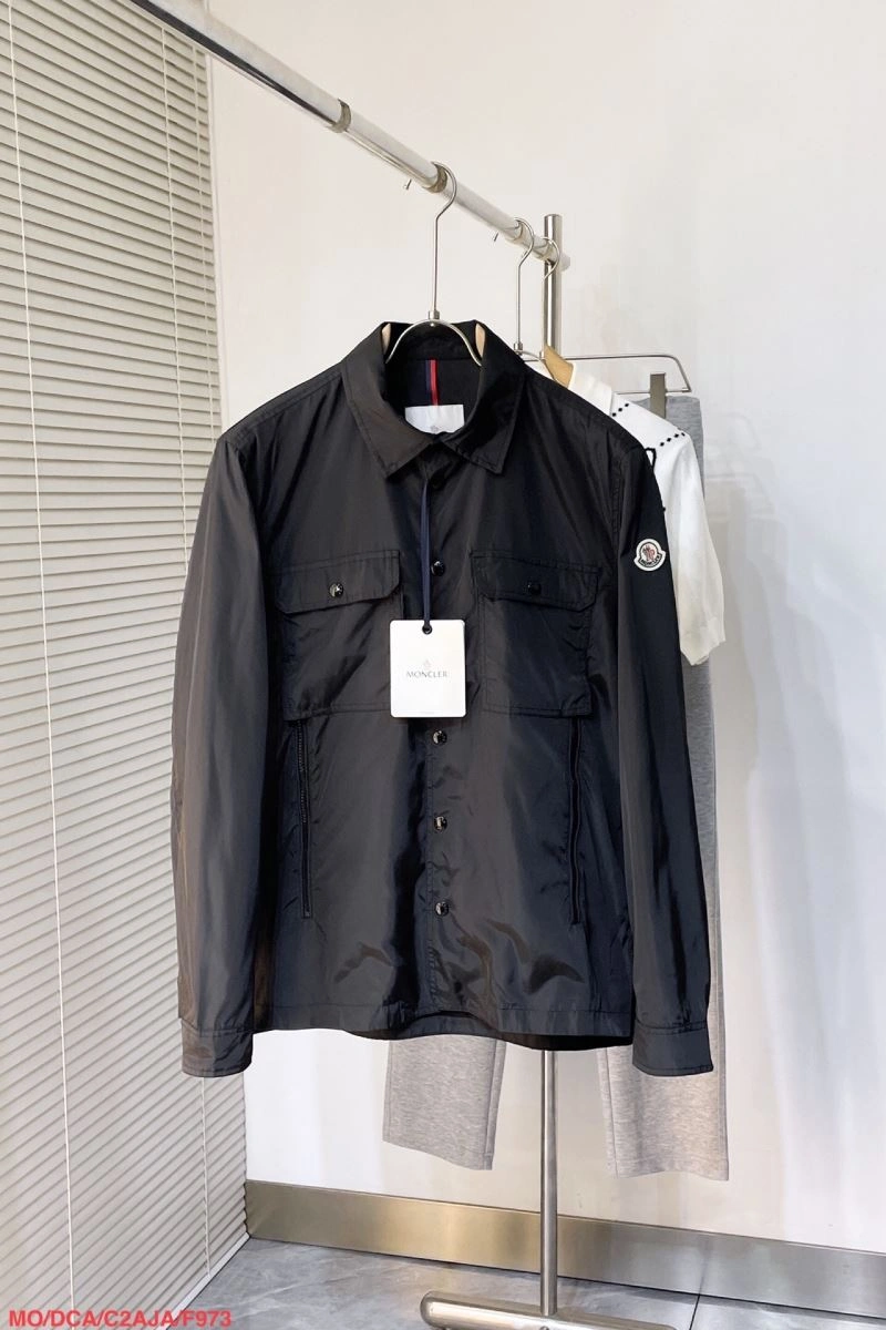 Bright Moncler Outwear 143485
