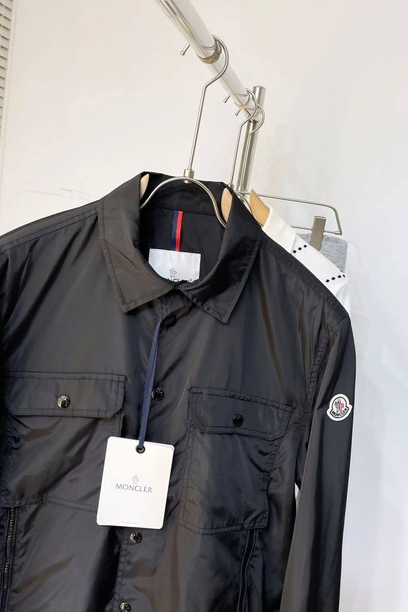 Bright Moncler Outwear 143485
