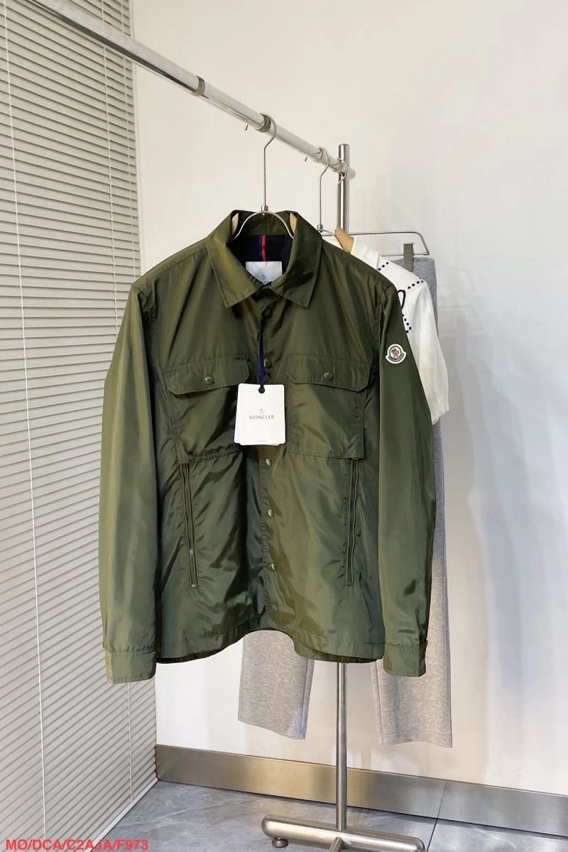 Compact Moncler Outwear 143486