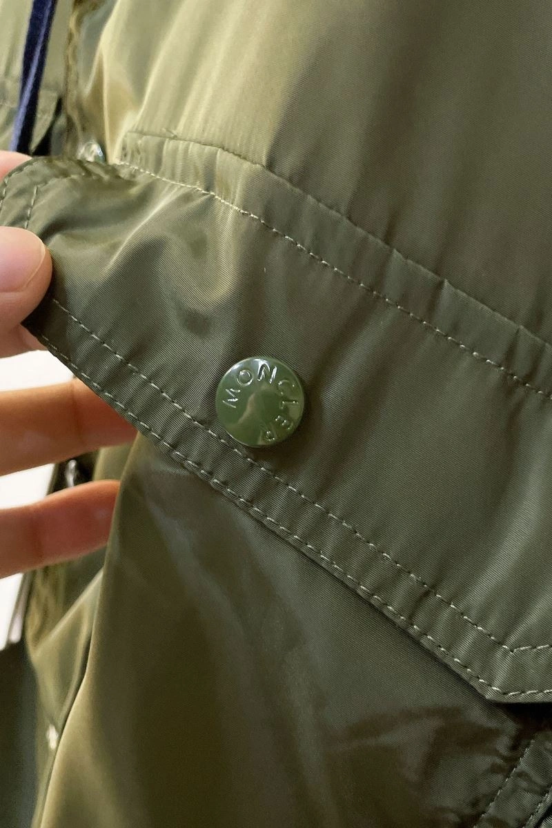 Compact Moncler Outwear 143486