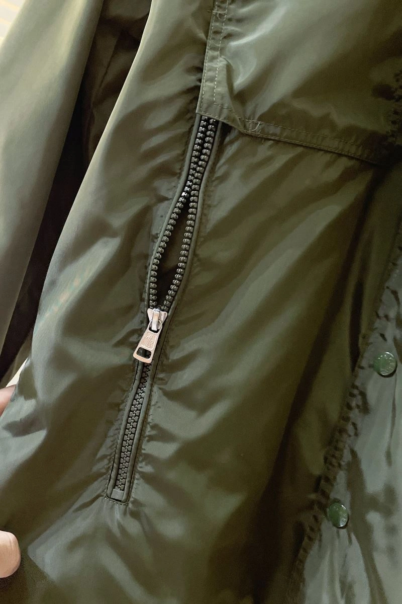Compact Moncler Outwear 143486