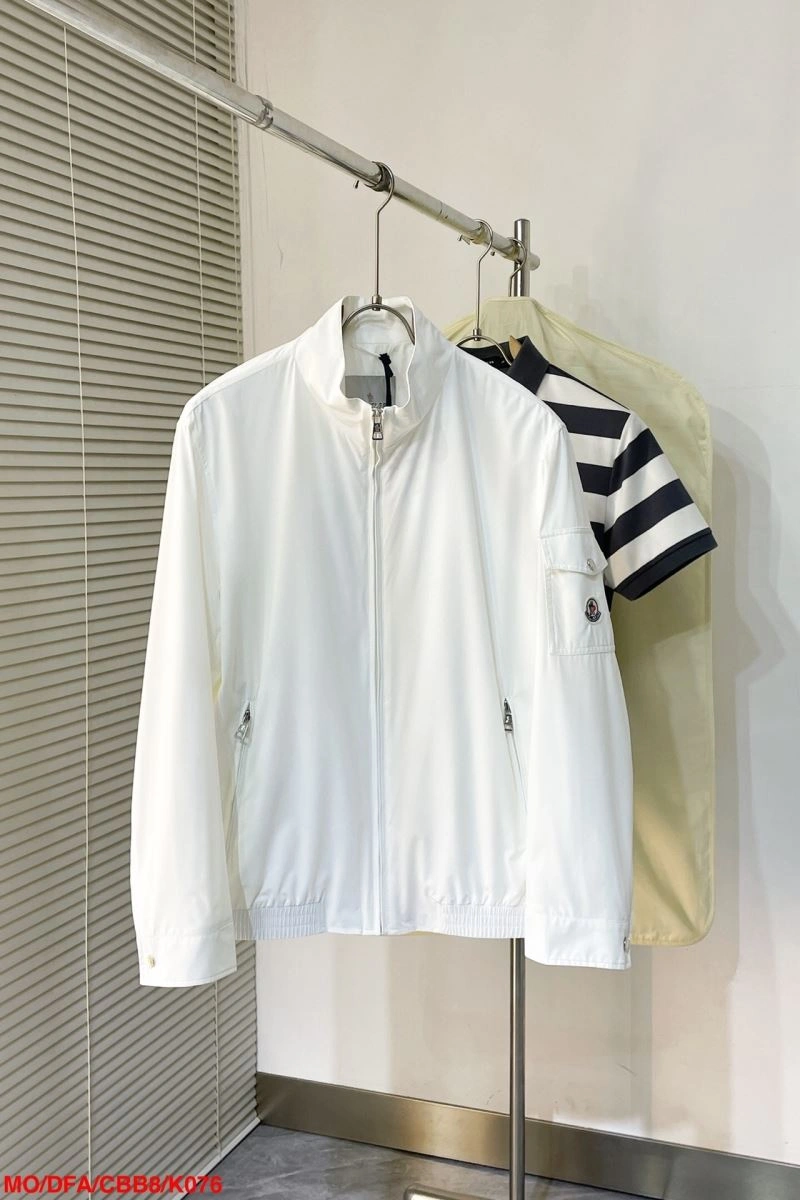 MultiPurpose Moncler Outwear 143482
