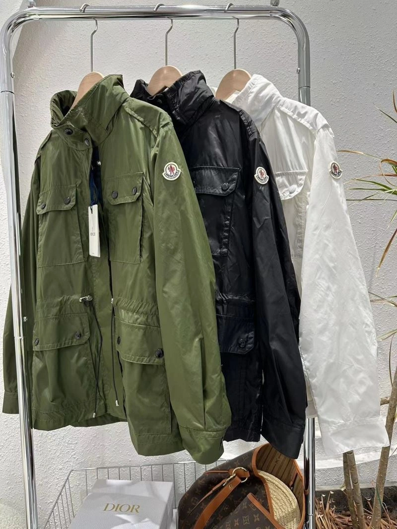 Moncler Outwear Chic 143480