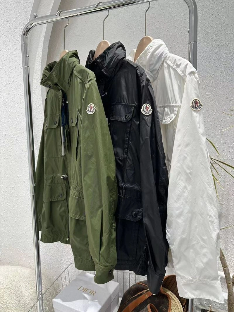 Moncler Outwear Chic 143480