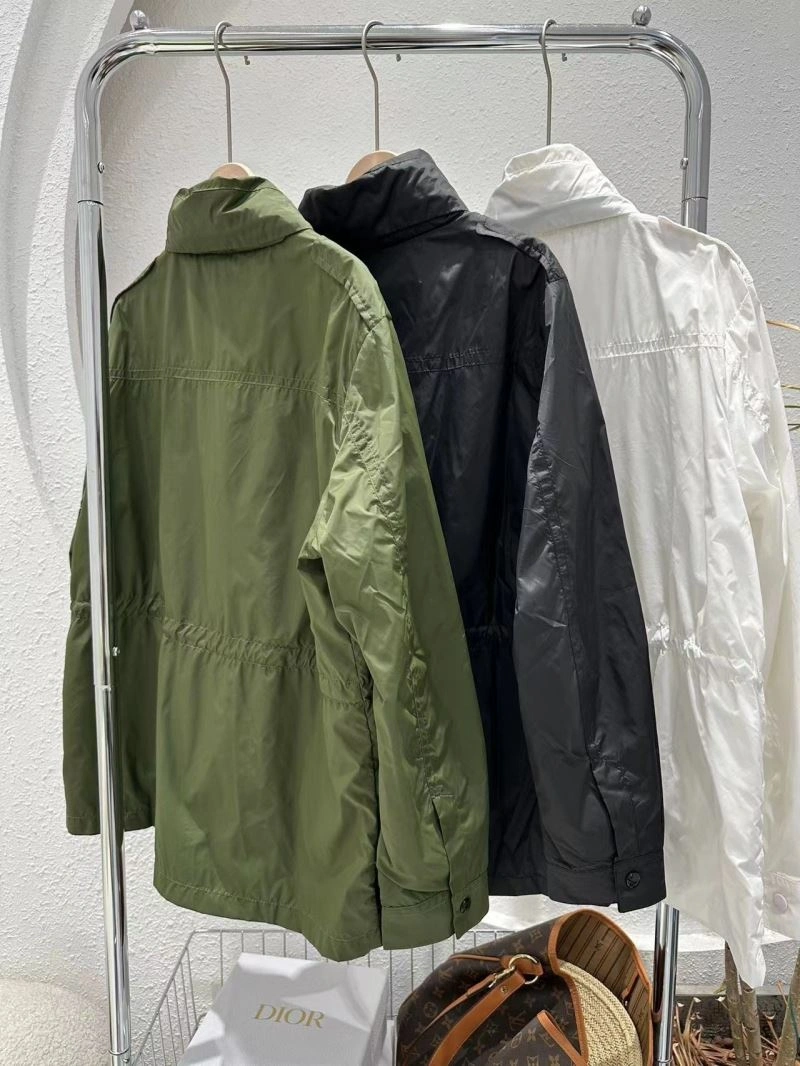 Moncler Outwear Chic 143480